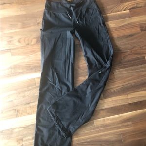 Lululemon black draw string flare pants. Beautiful fit and perfect for day out